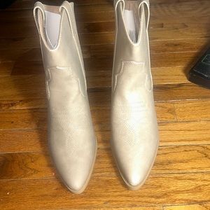 Rachael Zoe “ROCKY”